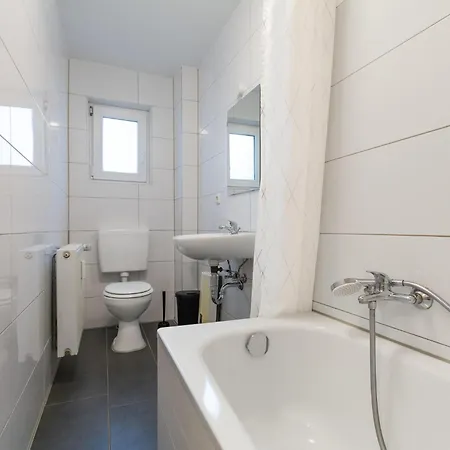 T&k - - 3 And 4 Monteur Apartment