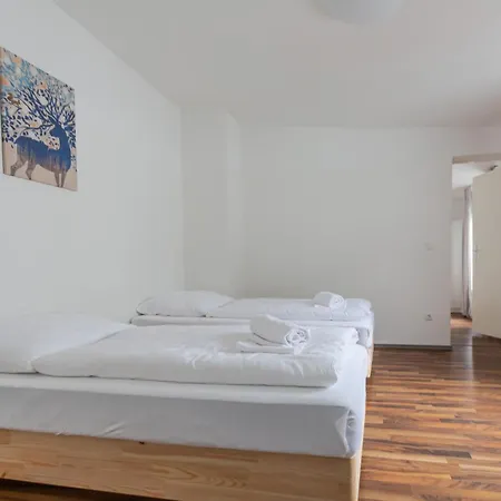 Apartment T&k - - 3 And 4 Monteur